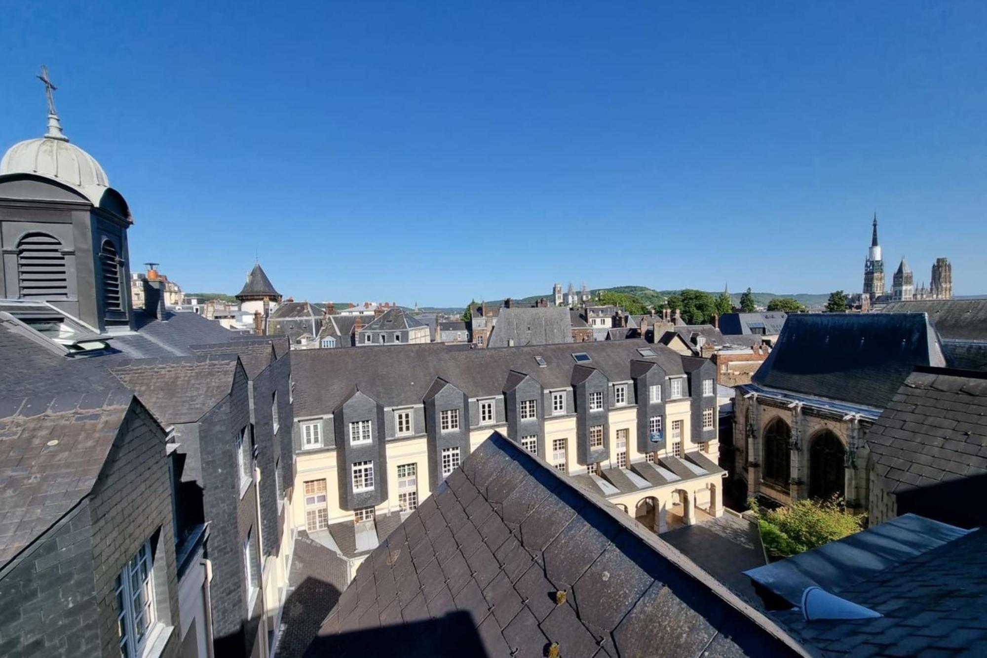 Le Duplex - Parking - Vue Clochers - Tennis *